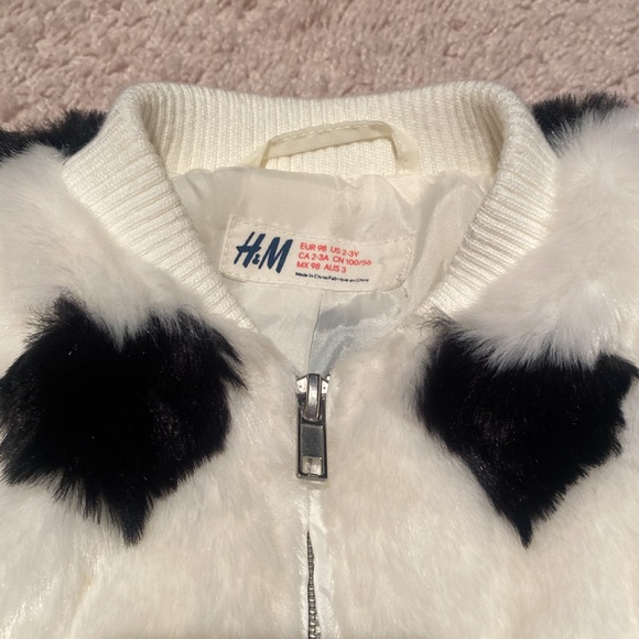 H&M | Black & White Jacket, Heart Derail, 2-3 Years - Picture 2 of 5